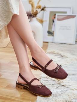 Fizzy Goblet - Women Brunch in Barcelona Brown Mary Janes