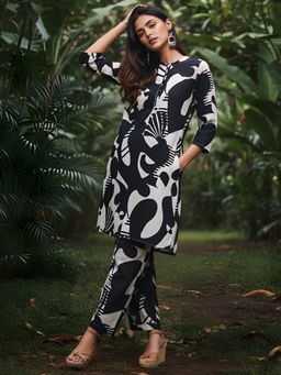 Dora Dori - Black Abstract Pure Cotton Printed Round Neck Kurta with Trouser (Set of 2)