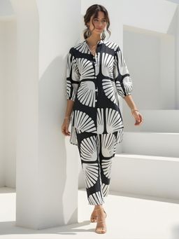 Dora Dori - Black Pure Cotton Abstract Printed Kurta with Pant Co-Ord (Set of 2)