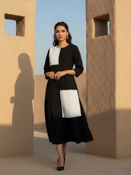 Dora Dori - Solid Fit & Flare Colorblock Dress