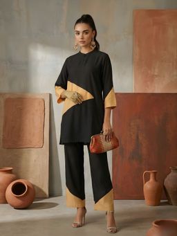 Dora Dori - Women Black Chanderi Round Neck Tunic with Trouser