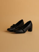 Black color option, Currently selected