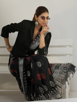 Libas - Black floral printed Saree with Unstitched Blouse