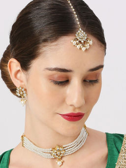 OOMPH - Gold Tone Kundan and Pearls Multilayer Necklace Set with Earrings and Maang Tikka