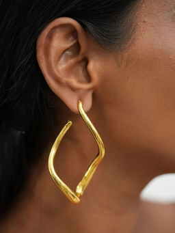 OOMPH - Gold Irregular Quirky Large Party Wear For Women Drop Earrings