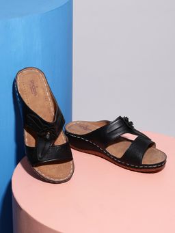 LIBERTY - Black Wedge Round Toe Sandal