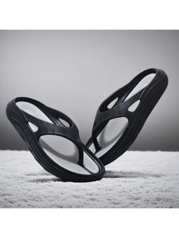 Cantabil - Black Round Toe Flipflops