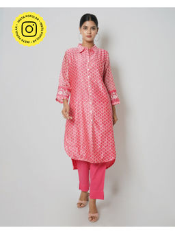 Kameez - Pink Floral Embroidered Chanderi Kurta With Cotton Pants (Set of 2)
