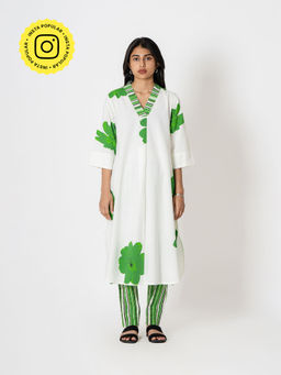 Kameez - White and Green Digital Floral Print Kurta with Pant (Set of 2)