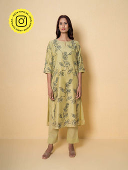 Kameez - Pista Green Floral Embroidered Chanderi Kurta With Pant