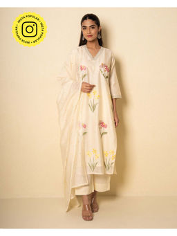 Kameez - Spring Ivory Chanderi Floral Embroidered Kurta with Pant & Dupatta