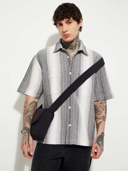 max - Grey Cotton Half Sleeves Regular Fit Collar Neck Textured Shirt