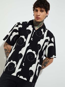 max - Black Viscose Rayon Half Sleeves Regular Fit Collar Neck Printed Shirt