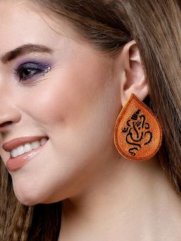 Moedbuille - Handcrafted Temple Design Beads Studded Ganesha Earrings