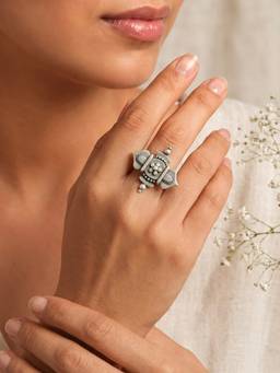 Teejh - Nayeli Silver Oxidised Ring