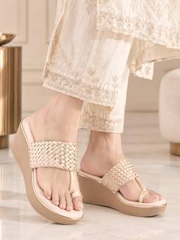 Pelle Albero - Women's Toe-Ring Cream Wedge Heels
