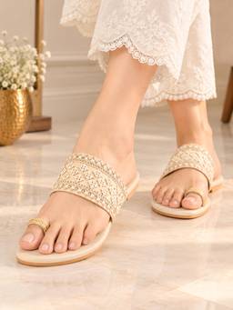 Pelle Albero - Women's Toe-Ring Cream Flat Sandals