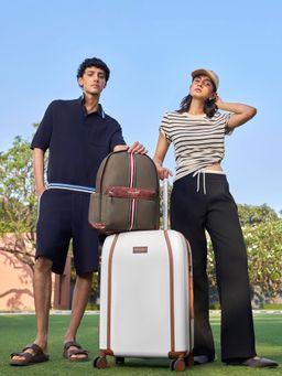 FUR JADEN - Wayfarer PC With TSA Lock Luggage Bag - Oyster White