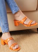 Orange color option, Sold out, Currently selected