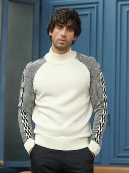 Campus Sutra - Men's Cloud White and Obsidian Black Self-Raglan Knit Pullover Sweater