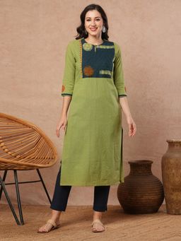Kami Kubi - Green Geometric Round Neck Straight Kurta