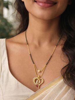 Digital Dress Room - Heart Pendant Q Letter Cursive Ad Short Mangalsutra Design For Women