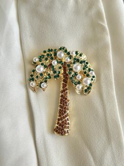 AMOSSH - Coconut Pearl Tropical Studded Brooch