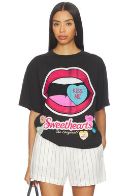 Philcos - Sweethearts Kiss Me Tee
