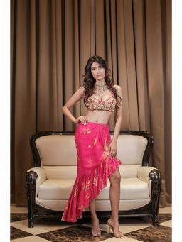 FORAM PATEL - Pink Cowrie Embroidered Bralette with Skirt (Set of 2)