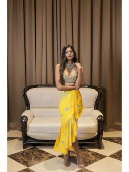 FORAM PATEL - Yellow Cowrie Embroidered Bralette with Skirt (Set of 2)