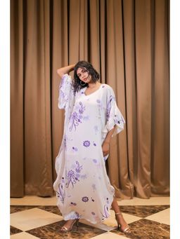 FORAM PATEL - White Printed Kaftan Dress with Inner (Set of 2)
