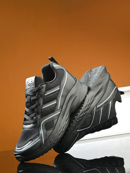 Off Limits - Speedster Black Sneaker