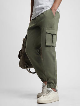 Dennis Lingo - Men Solid Lycra Mid Rise Slim Fit Olive Cargo