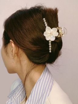 OOMPH - Gold Tone White Pearls Floral Large Big Hair Claw