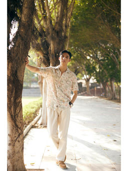 CRIMSOUNE CLUB - Club Men Cream Stripes Trouser