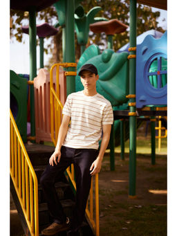 CRIMSOUNE CLUB - Navy Blue Solid Straight Fit Jeans