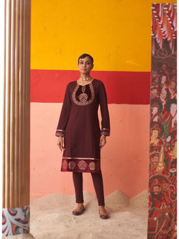 Lakshita - Maroon Women Woollen Kurta With Embroidered Velvet Yoke & Button On Cuffs