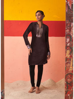 Lakshita - Purple Velvet Kurta For Women With Leather Collar And Sequin Work