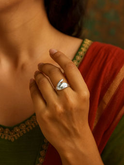 Digital Dress Room - Silver-Plated Wave Adjustable Elegant Finger Ring for Women