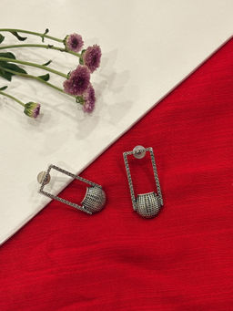 Niska - Gleam Silver Earrings