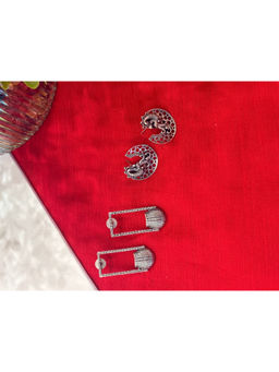 Niska - Silver Frost Flower Earrings (Pack of 2)