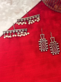 Niska - Mono Silver Earrings (Pack of 2)