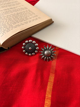 Niska - Pallavi Silver Oxidized Filigree Rings (Pack of 2)