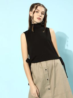 KASSUALLY - Stylish Black Solid Knitted Top