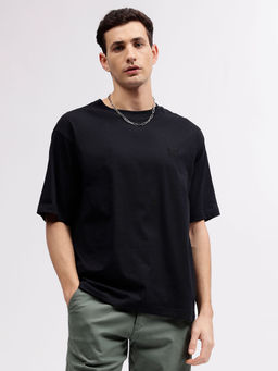 GANT - Men Black Solid Round Neck Short Sleeves T-shirt