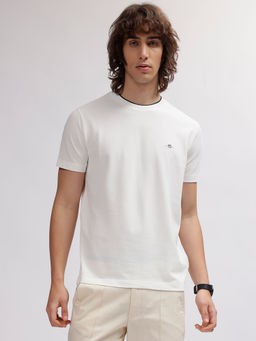 GANT - Men Off White Solid Round Neck Short Sleeves T-shirt