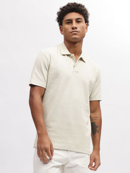 GANT - Men Beige Solid Polo T-Shirt