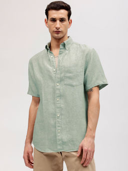 GANT - Men Green Solid Button-down Collar Short Sleeves Shirt
