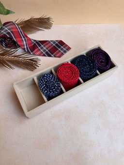 La Trove - Velvet 5 Slot Tie and Pocket Square Organizer Tray Cream