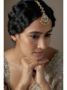 KARISA DESIGNS - White Vaanya Maang Tikka